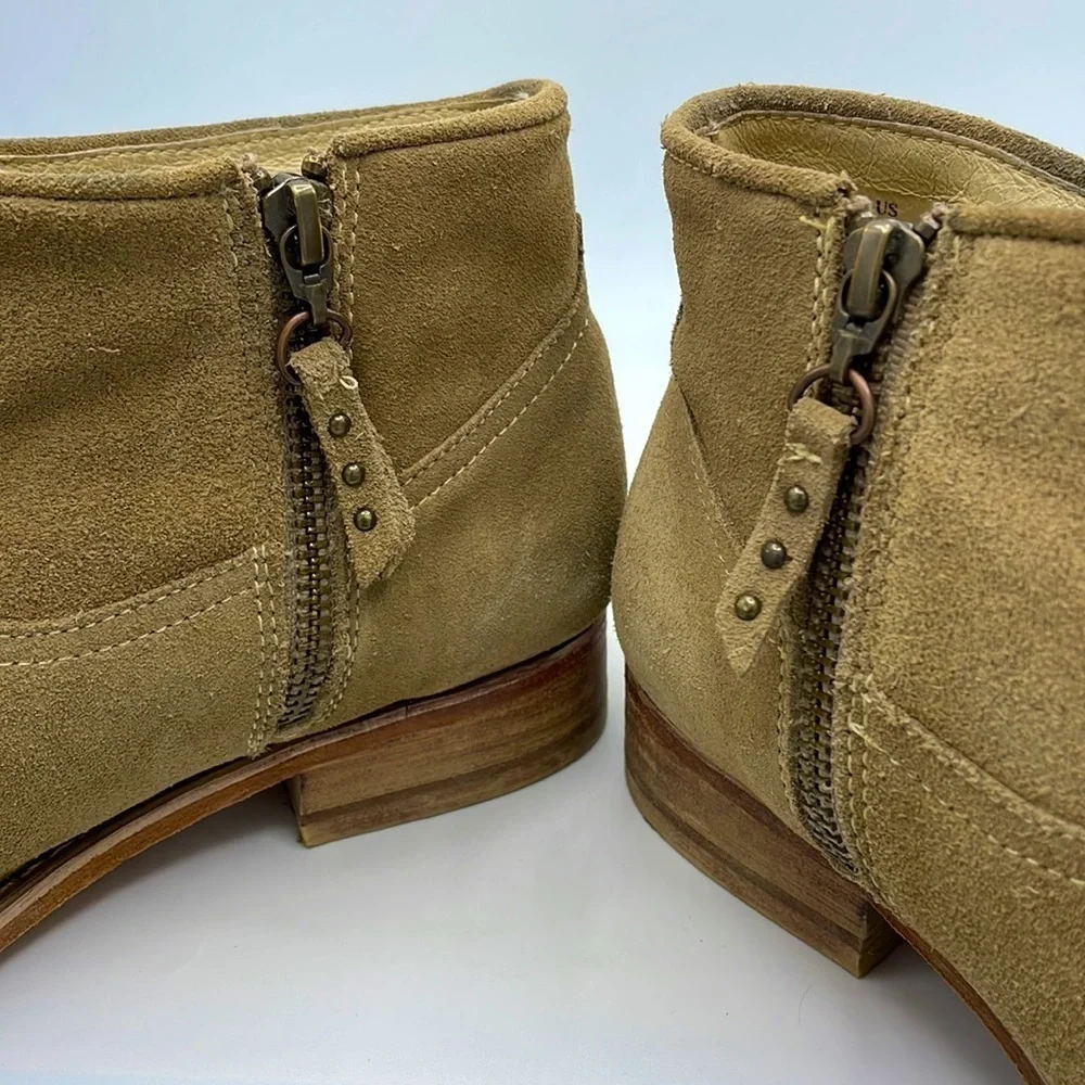 hinge. Western Boots